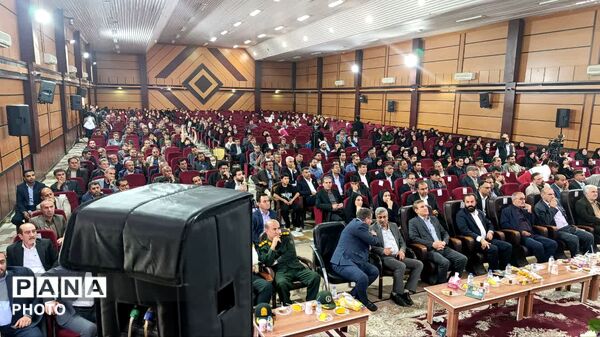 جشن روز معلم با حضور معاون پرورشی و فرهنگی وزیر آموزش و پرورش