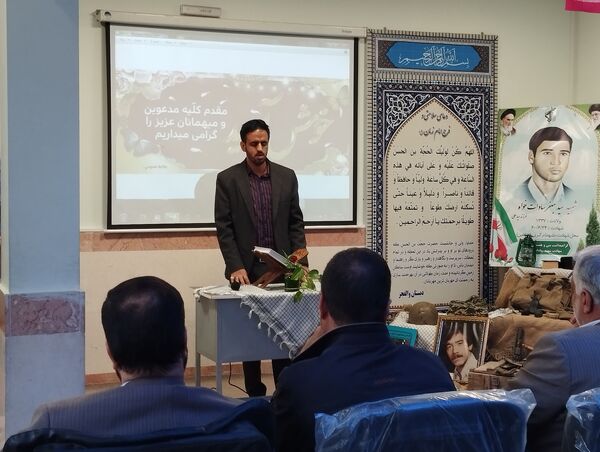 مراسم یادواره شهدا و تجلیل از خانواده شهدا در مدرسه حیدرعلی 