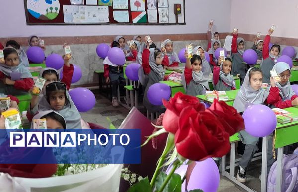 جشن شکوفه ها در دبستان نیایش 