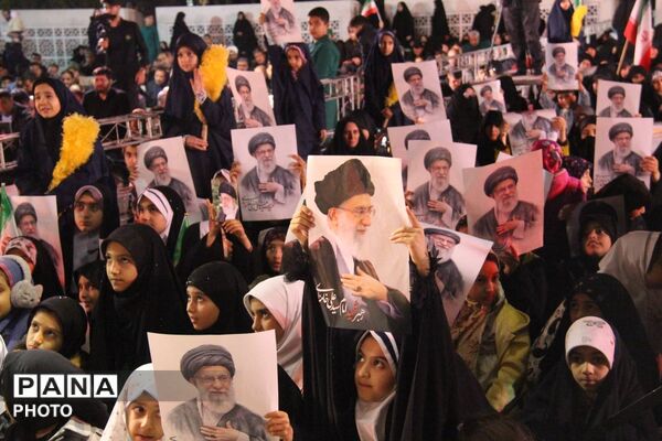 برگزاری همایش خانوادگی «تفنگ پررنگ» در باغ موزه دفاع مقدس یزد