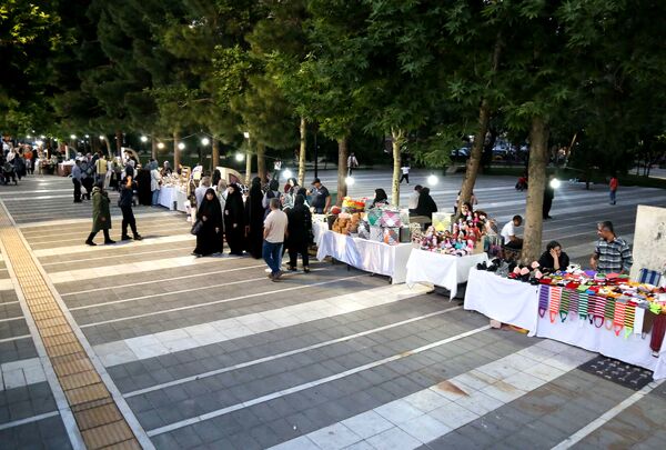 عصر بازار هنرمندان مشهدی در روزهای پنجشنبه
