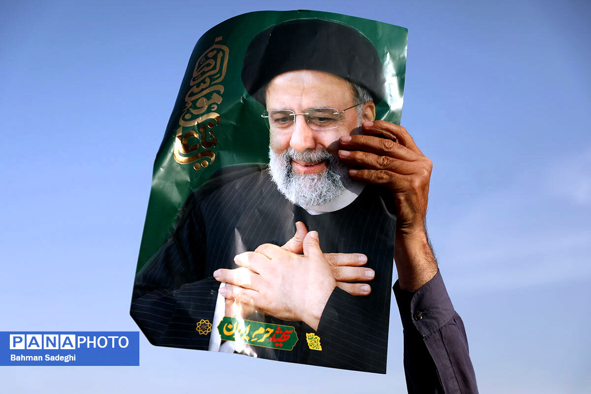 سالی با داغ خادم ملت
