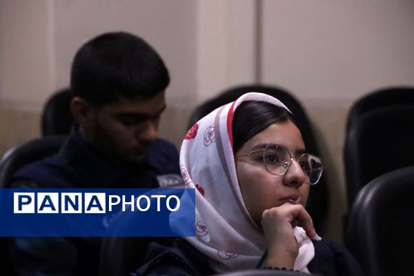 بازدید خبرنگاران پانا ناحیه یک و دو یزد از مرکز شماره ۹ آتشنشانی یزد