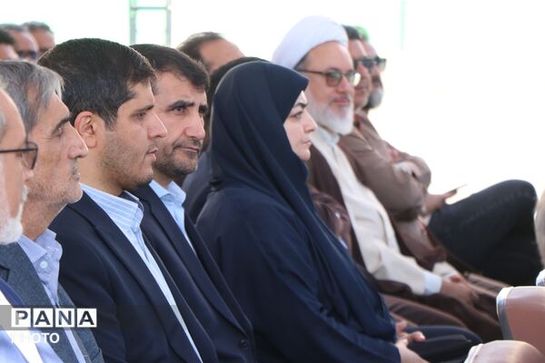 «مهر کریمانه» با حضور وزیر آموزش و پرورش در دبستان پروین اعتصامی بهارستان‌دو