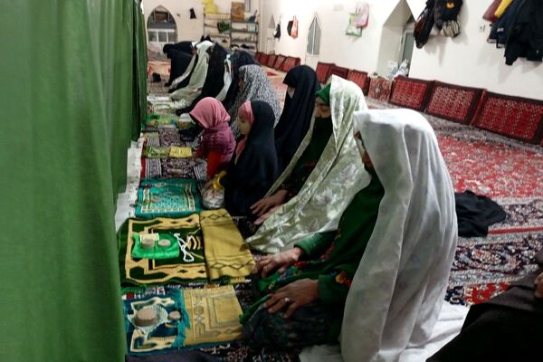  شبی با قرآن کریم در مسجد جامع شهر بار 