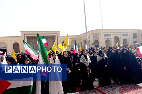 حضور پرشور دختران زینبی در تجمع دانش‌آموزی حمایت از جبهه مقاومت اسلامی