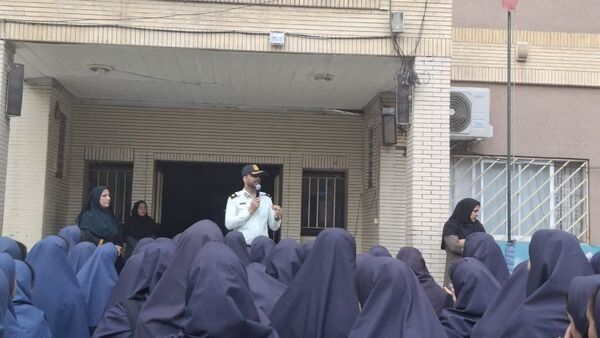 گرامیداشت روز نیروی انتظامی در دبیرستان بهار آزادی قائمشهر