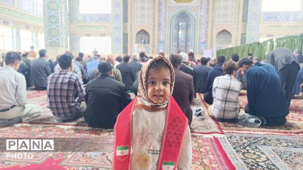 حضور پیشتازان کوچک در آیین عبادی‑سیاسی نماز جمعه