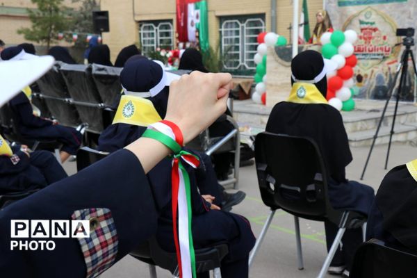 همایش «یاوران انقلاب» ناحیه ۶ مشهد در دبیرستان یاس ۲ 