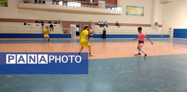  مسابقه فوتسال بین تیم‌های خبرنگاران و تیم آتش‌نشانان مشهد