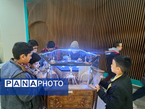 بازدید دانش‌آموزان از پارک موزه علوم زمین مشهد 