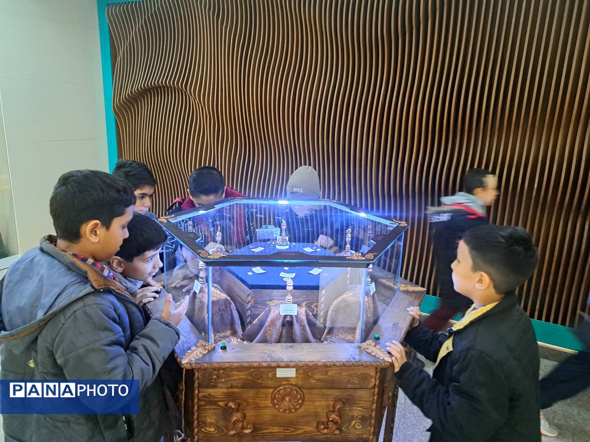 بازدید دانش‌آموزان از پارک موزه علوم زمین مشهد 