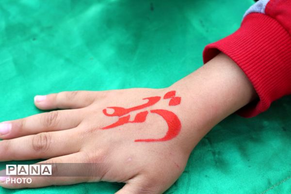 فعالیت جهادی طلاب در موکب‌های خدمت‌رسانی