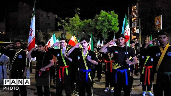 حتی ورزشکاران هم صحنه را خالی نمیکنند