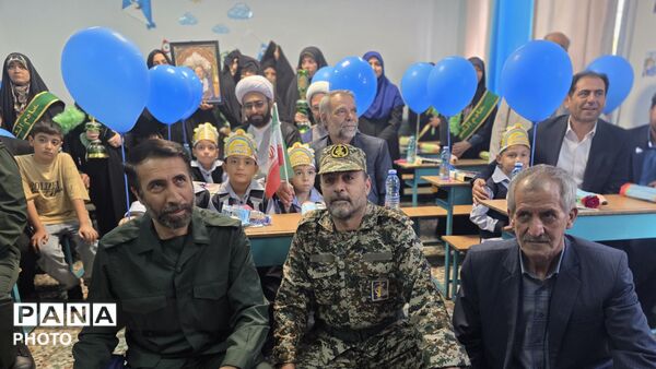 جشن شکوفه‌ها در مدرسه شاهد شهید بهنام محمدی