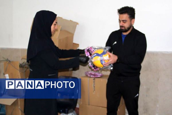 اهدای وسایل ورزشی به مدارس ناحیه یک شهرری