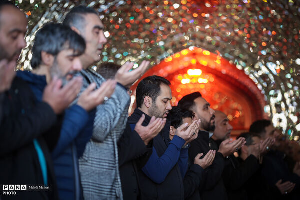 اقامه نماز عید سعید فطر در آستان مقدس امام زاده صالح(ع)