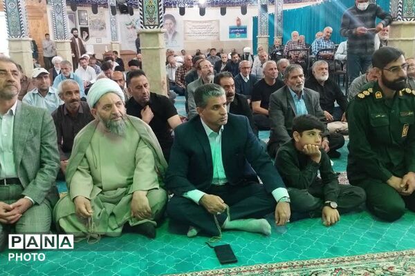 مصلی فیروزکوه در دومین جمعه خردادماه، معطر به یاد شهدا و حماسه مقاومت شد