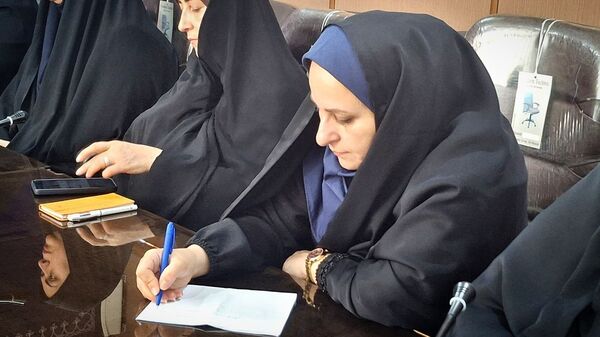 نشست بانوان ستادی با سرپرست آموزش و پرورش قائمشهر