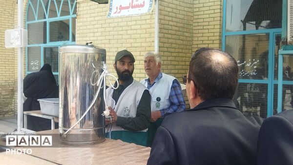 چایخانه مسجد جامع نیشابور میزبان نماز گزاران نیشابوری شد 