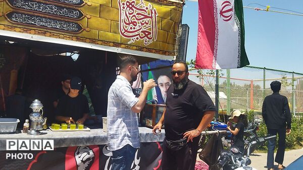گذری بر فعالیت موکب خیمه العباس یک روز مانده به تشییع رهبر شهید در مشهد 
