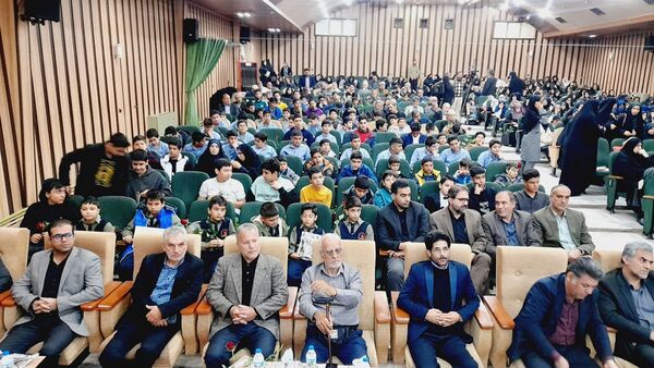 مراسم تجلیل از دانش‌آموزان ممتاز مدارس شاهد استان البرز