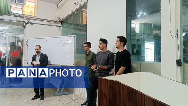 جلسه تبادل تجربه با رتبه ۵ کنکور در دبیرستان شاهد ابوذر غفاری 