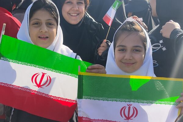 حضور پرشور دختران و پسران شهریار در روز استکبار ستیزی