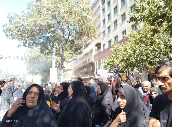 پیاده‌روی زائران بارگاه ملکوتی آقا علی‌بن‌موسی رضا (ع)