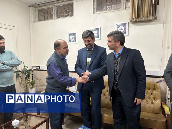  تقدیر از راهبران قطبی سازمان دانش اموزی شهرستانهای تهران