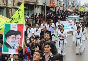 نمایی نزدیک از راهپیمایی  یوم الله ۲۲ بهمن در شادگان