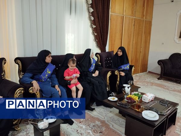 دیدار اعضای انجمن اسلامی هنرستان بصیرت آشخانه با همسر جانباز رسایی پور