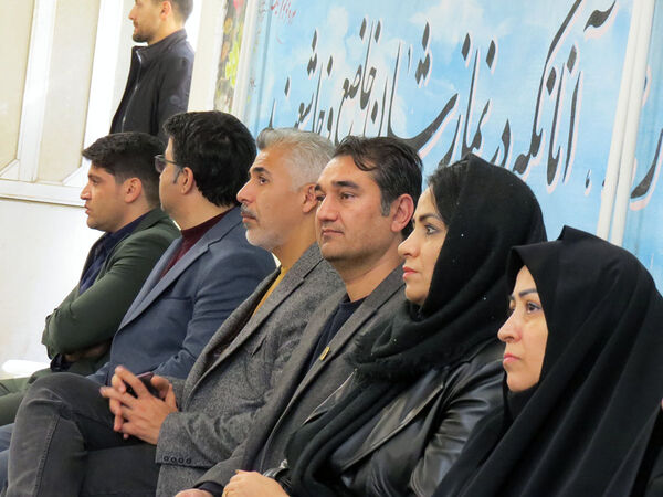 جشن انقلاب و کلنگ زنی زمین چمن دبیرستان شاهد امام حسین (ع)