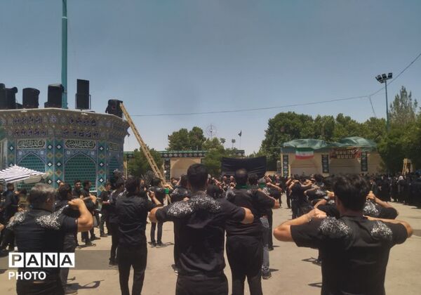 عزاداری عاشورایی مردم در حسینیه اعظم خورمیز علیا