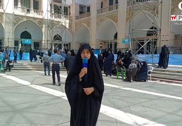 گزارش خبرنگار پانا سمنان از حضور مردم در حرم مطهر امام خمینی (ره)