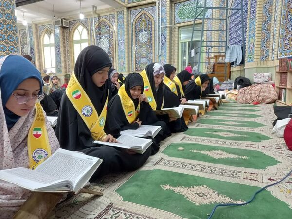 سکوت دل‌ها و طنین دعا بر فراز آسمان‌ بروجن