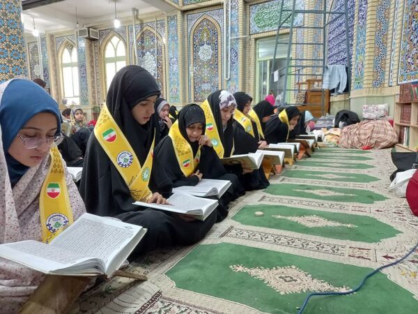 سکوت دل‌ها و طنین دعا بر فراز آسمان‌ بروجن