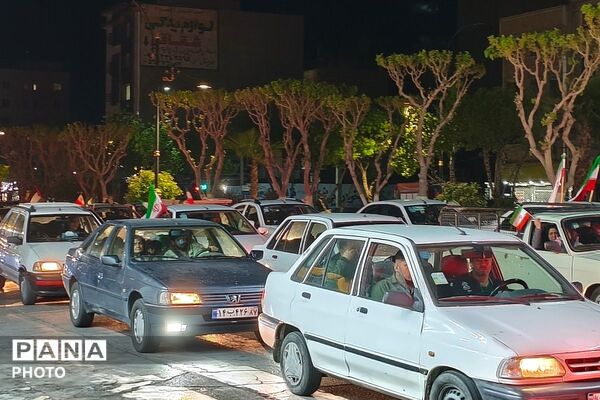 رژه خودرویی شبانه در بهارستان دو