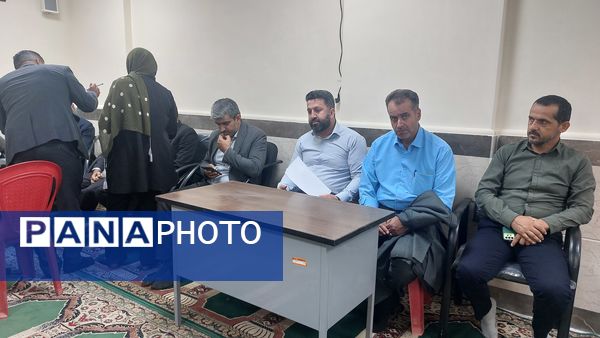 برگزاری میز خدمت به‌مناسبت هفته دولت در بلده