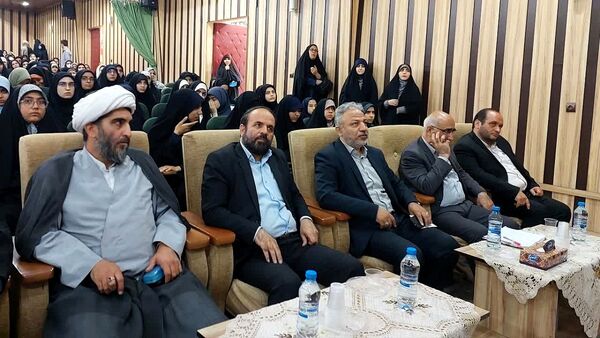 تقدیر از دانش‌آموزان و فرهنگیان البرز در مسابقات قرآن،عترت و نماز در کانون امام علی (ع) 