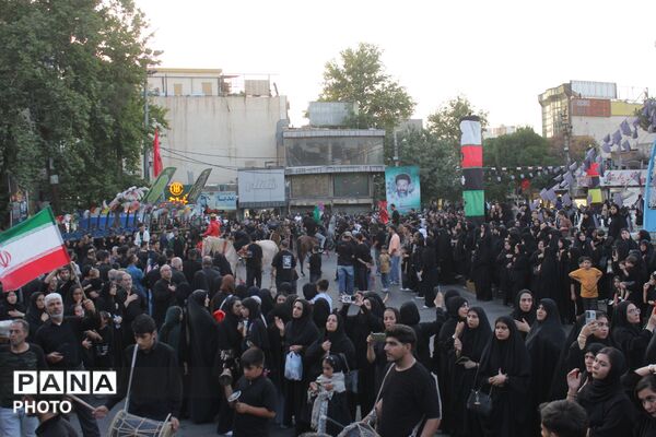 ورامین بار دیگر در سوگ اسارت؛ کاروان نمادین کربلا در خیابان‌های ورامین به حرکت درآمد