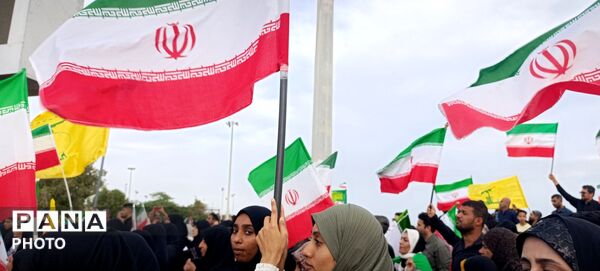 خروش حماسی مردم انقلابی بندرعباس در تجدید میثاق با رهبر جدید انقلاب اسلامی
