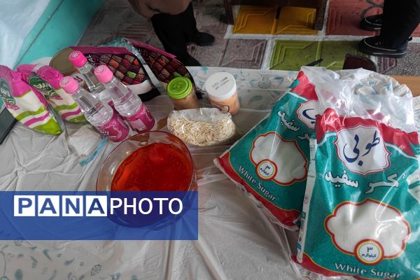 پخت شله زرد نذری در دبیرستان شاهد شهید قاسم سلیمانی