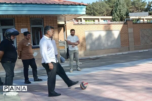  انتخابات الکترونیک انجمن اولیا و مربیان در دبیرستان‌ نمونه‌ دولتی ولایت 