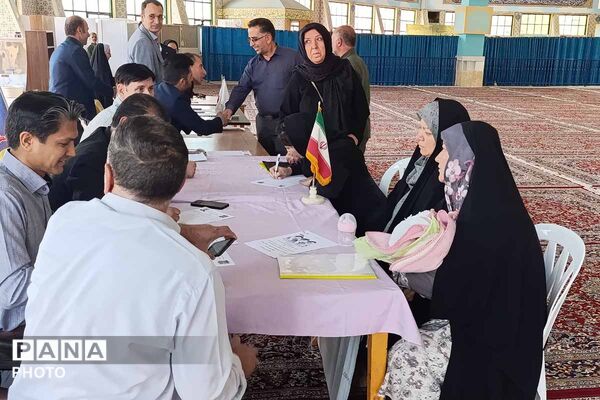 میز خدمت آموزش و پرورش خراسان شمالی در نماز جمعه؛ پاسخگویی مستقیم به مطالبات مردم