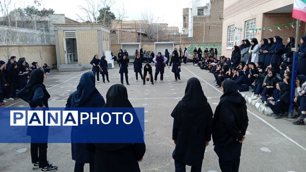  مسابقات ورزشی در دبیرستان خاص نمونه فرهنگ 