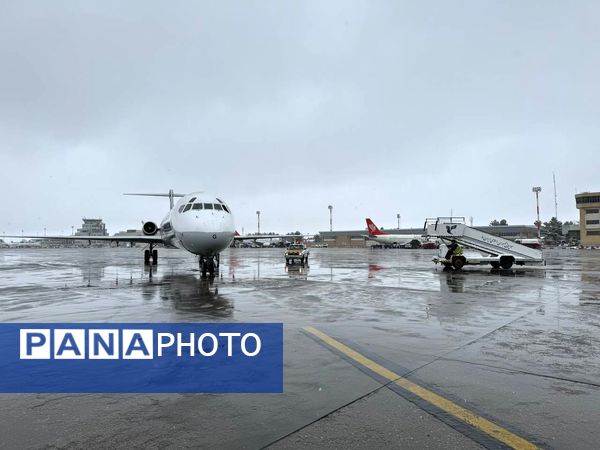 ۱۳ ساعت بعد از بارش برف در فرودگاه شهید هاشمی نژاد مشهد