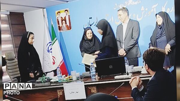 تجلیل از برگزیدگان جشنواره‌های «بهار جانان» و «خانواده، امید فردا» در استان لرستان