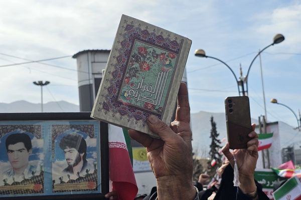 حضور پرشور دهه نودی‌های جهرمی در جشن انقلاب - 2