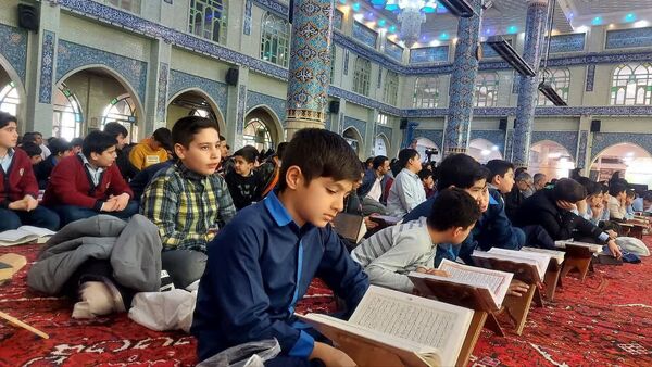 بزرگترین محفل دانش‌آموزی انس با قرآن کریم در مراغه